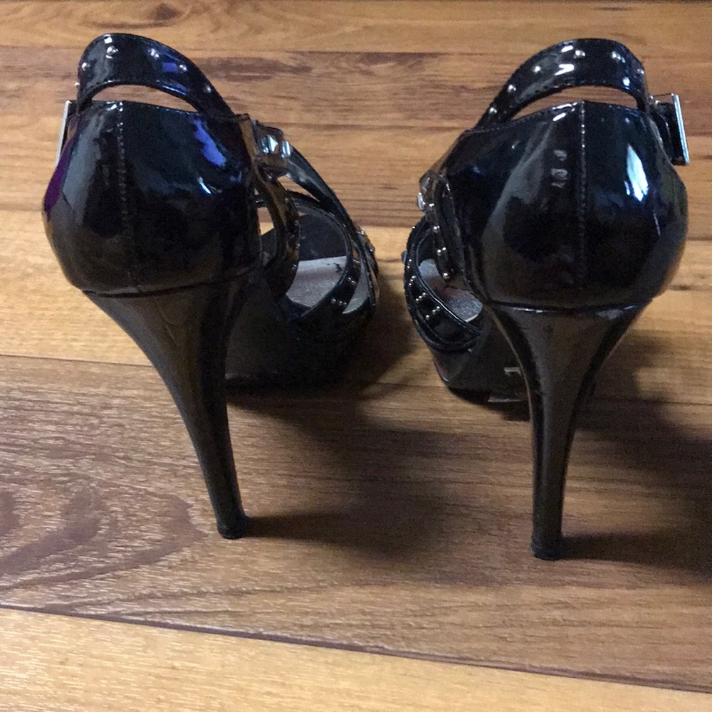 Heels - Picture 3 of 4